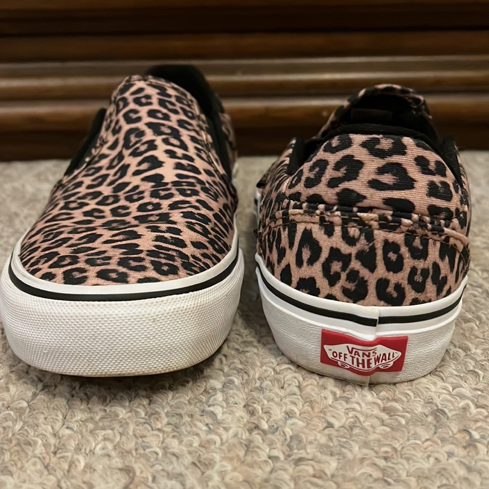 Vans- cheetah print, deluxe comfort ortholite - Picture 2 of 4